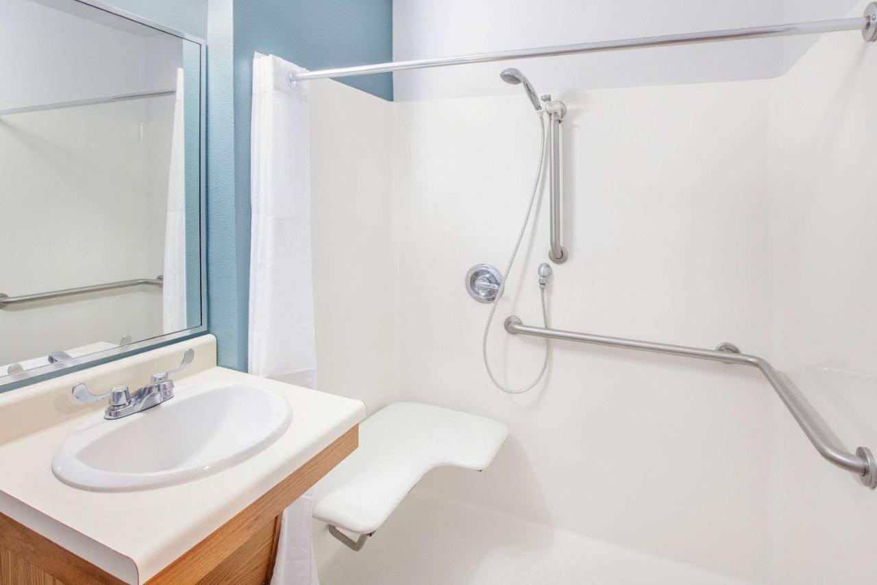 Woodspring Suites Harlingen Bagian luar foto